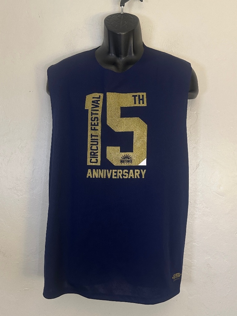 ES Collection Sleeveless T Shirt 3XL runs small Gently worn 24" armpit to armpit